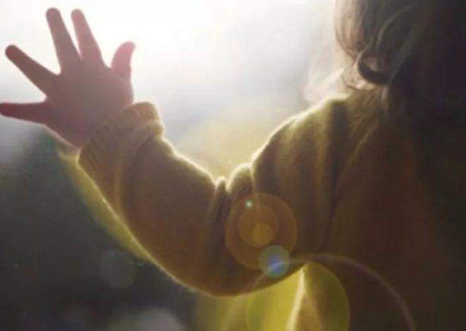 8 yaşlı uşaq 7-ci mərtəbədən yıxılıb öldü