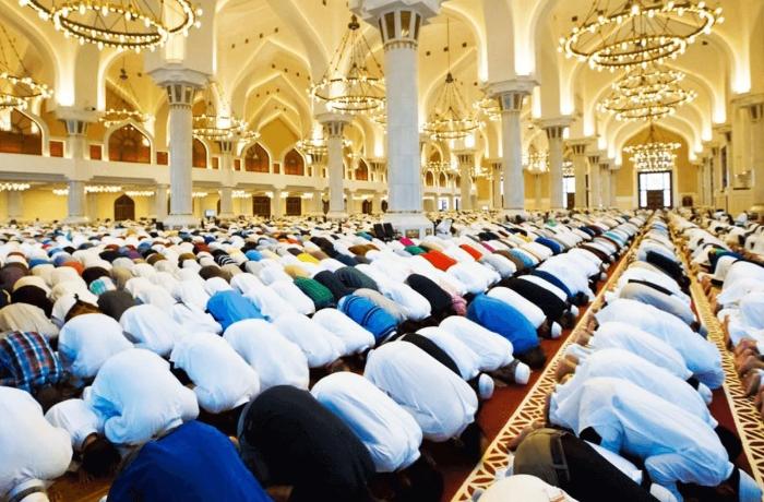 Bakıda bayram namazı qılınıb