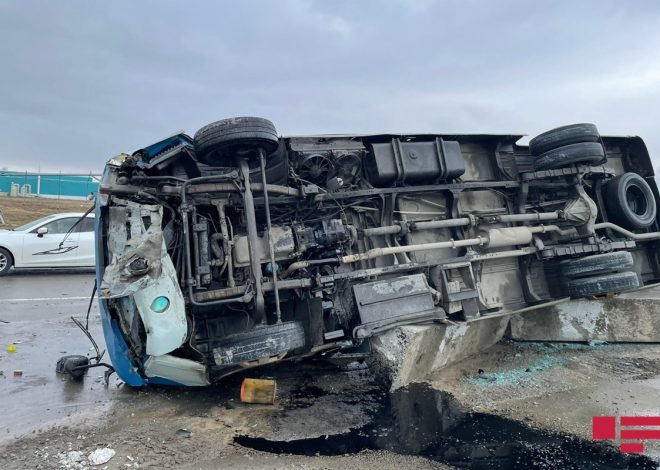 Göygöldə mikroavtobus aşıb, xəsarət alanlar var