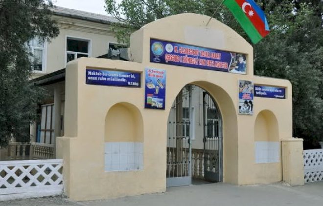 Sarayda müəllim məktəblini döydü