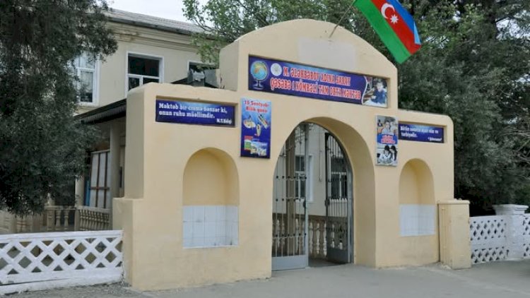 Sarayda müəllim məktəblini döydü