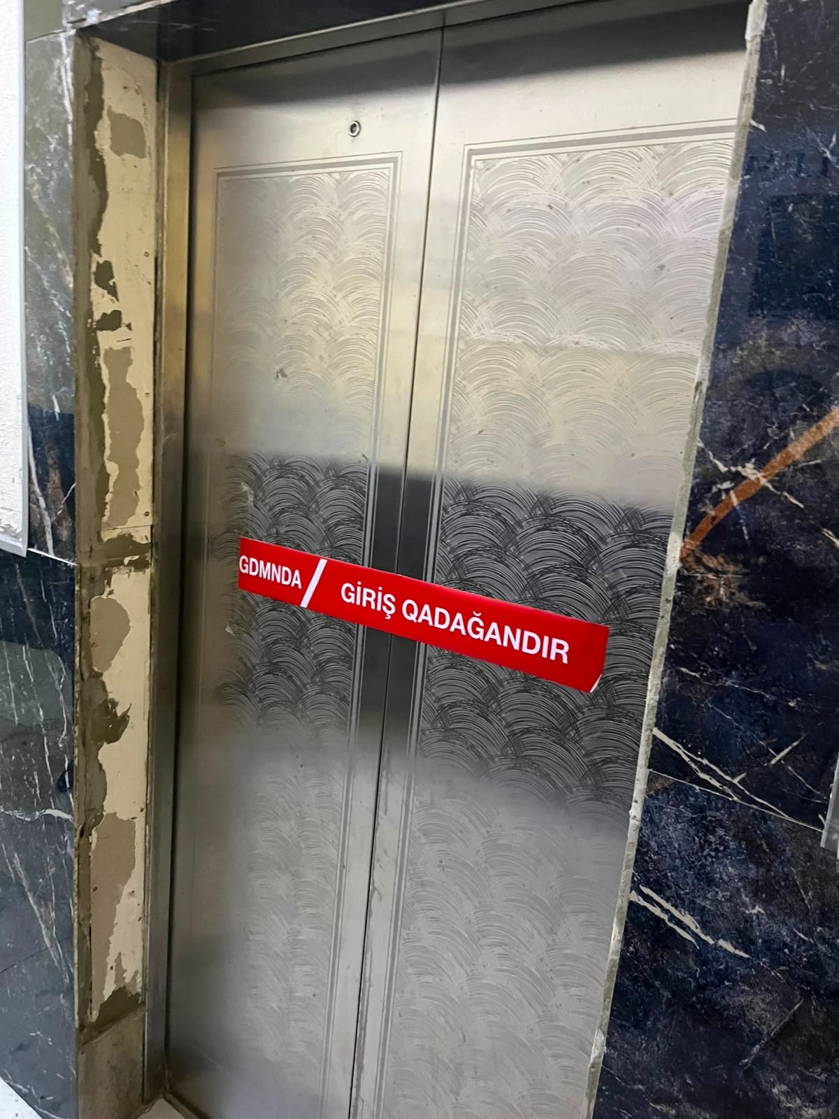 FHN təhlükəsizlik tələblərinə cavab verməyən liftlərin fəaliyyətini dayandırıb
