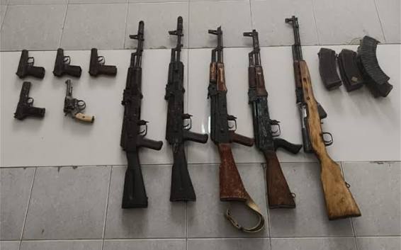 Qanunsuz saxlanılan silahlar götürülüb
