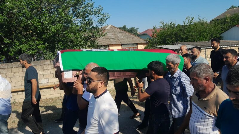 Odessa yaxınlığında həlak olan azərbaycanlı kapitan torpağa tapşırıldı