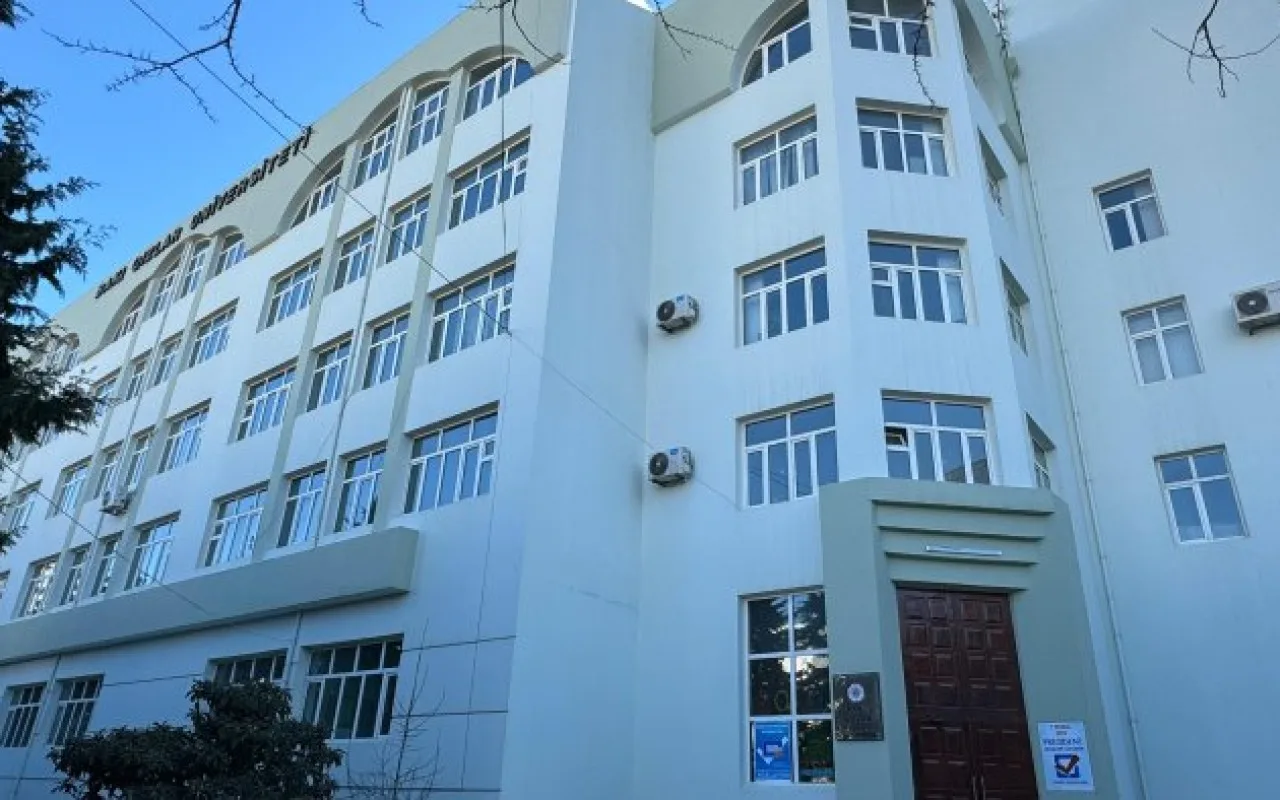 Bakı Qızlar Universitetinin tələbələri köçürüldü