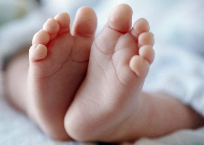 Biləsuvarda körpə nəfəs borusunda qida qalmasına görə ölüb