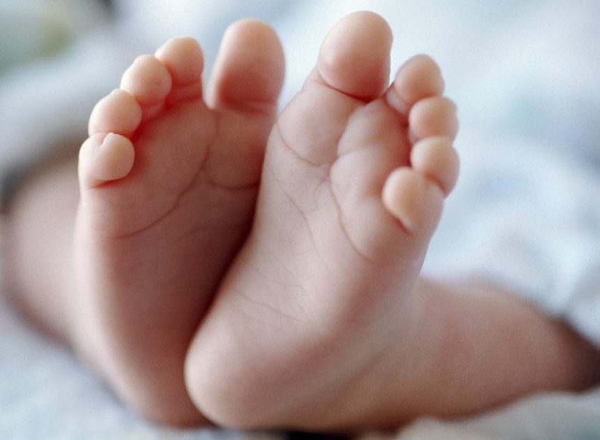 Biləsuvarda körpə nəfəs borusunda qida qalmasına görə ölüb