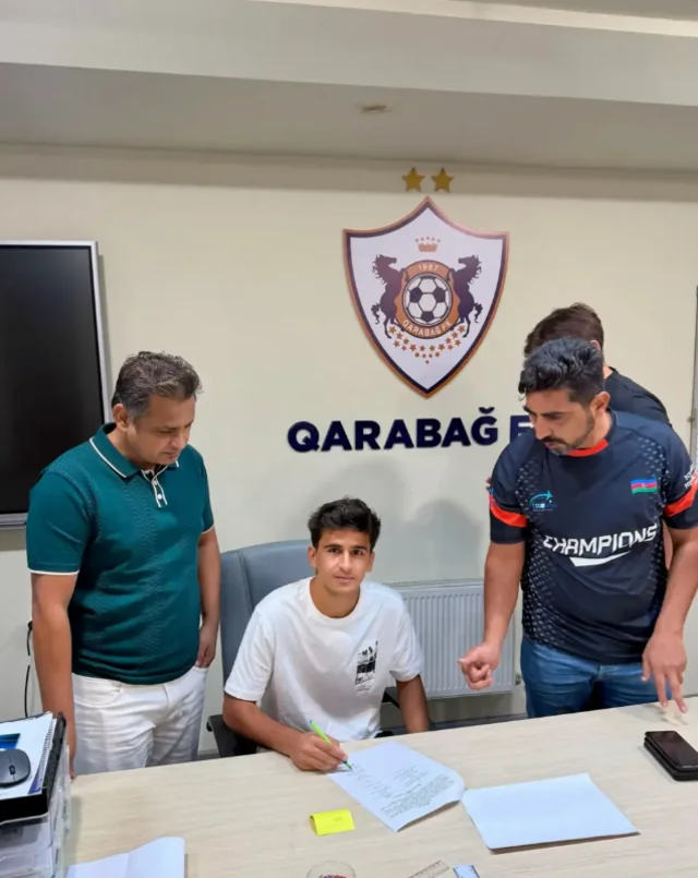 “Qarabağ” Pakistan millisinin kapitanını heyətinə qatıb