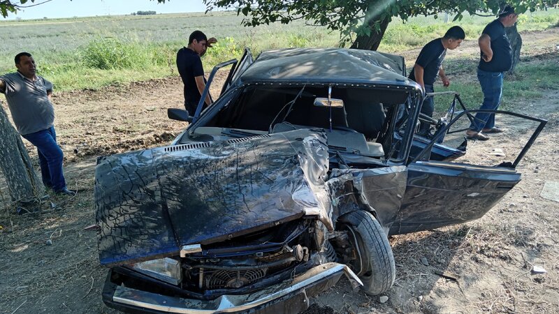 Ağcabədidə iki avtomobil toqquşdu, xəsarət alanlar var