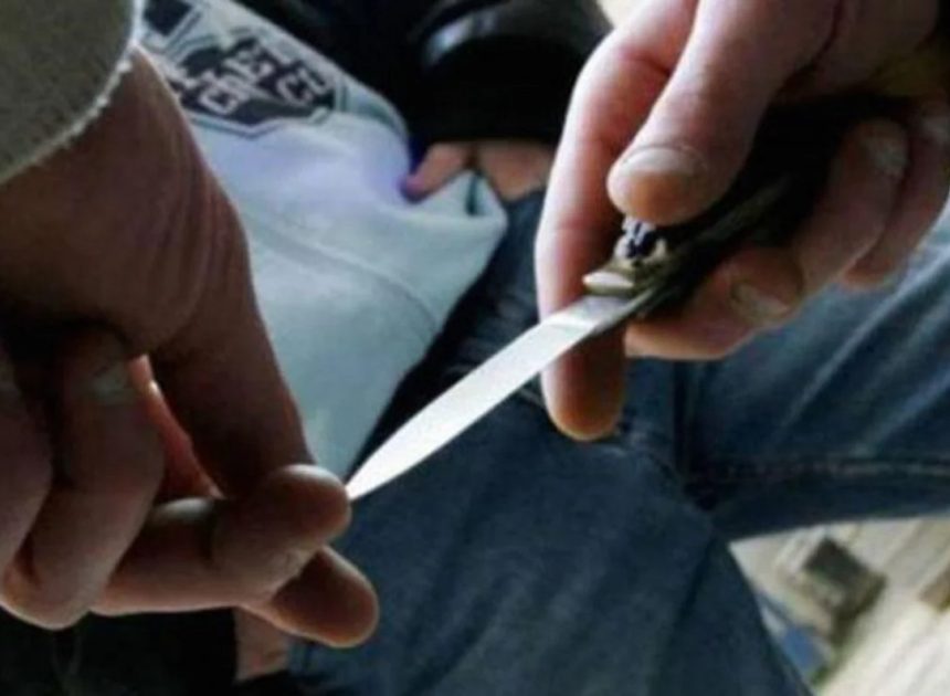 Ağstafada mağaza sahibi müştərini ürəyindən bıçaqladı