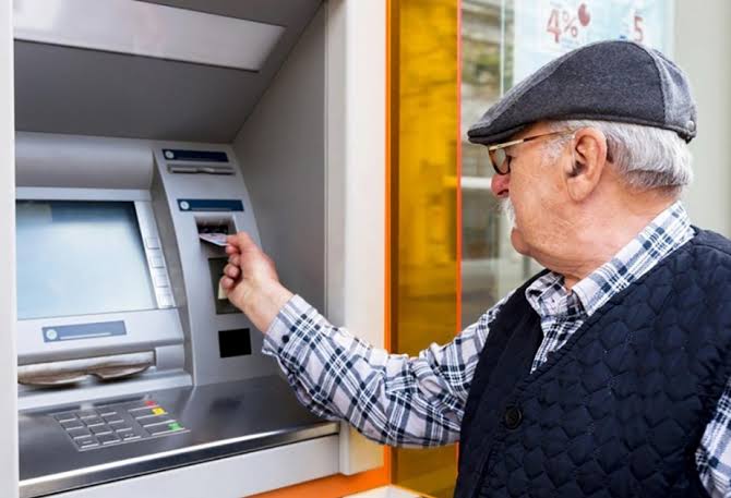 Avqust pensiyaları NƏ VAXT ÖDƏNİLƏCƏK?