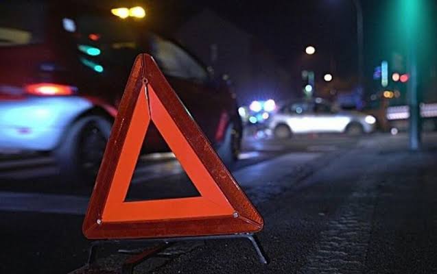 Lökbatan-Qobu yolunda avtomobil AŞIB: Sürücü xəsarət alıb
