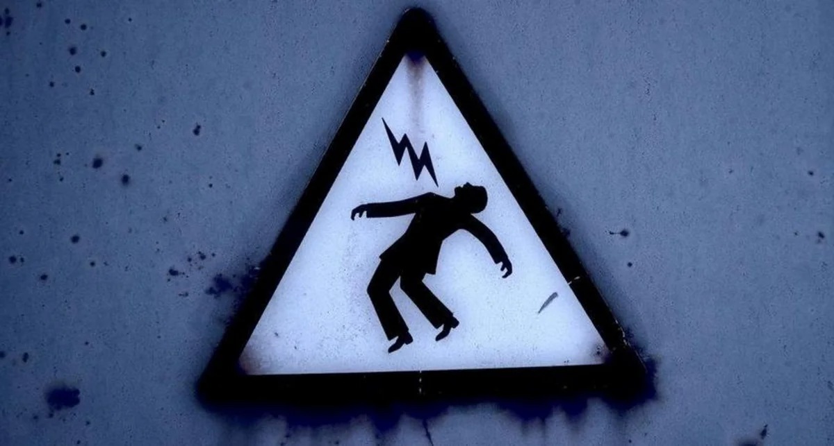 Göyçaya qonaq gələn şəxsi elektrik cərəyanı vuraraq öldürüb