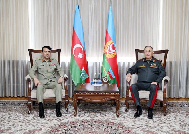 Baş Qərargah rəisi Kərim Vəliyev Pakistan nümayəndə heyəti ilə görüşüb