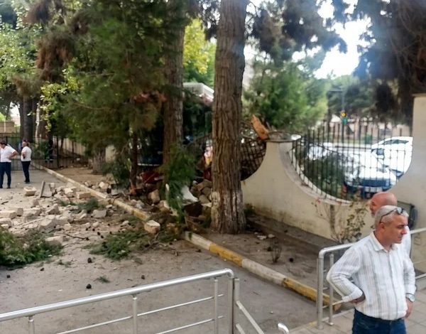 Bakıda avtobus 3 maşını əzib hasara çırpıldı