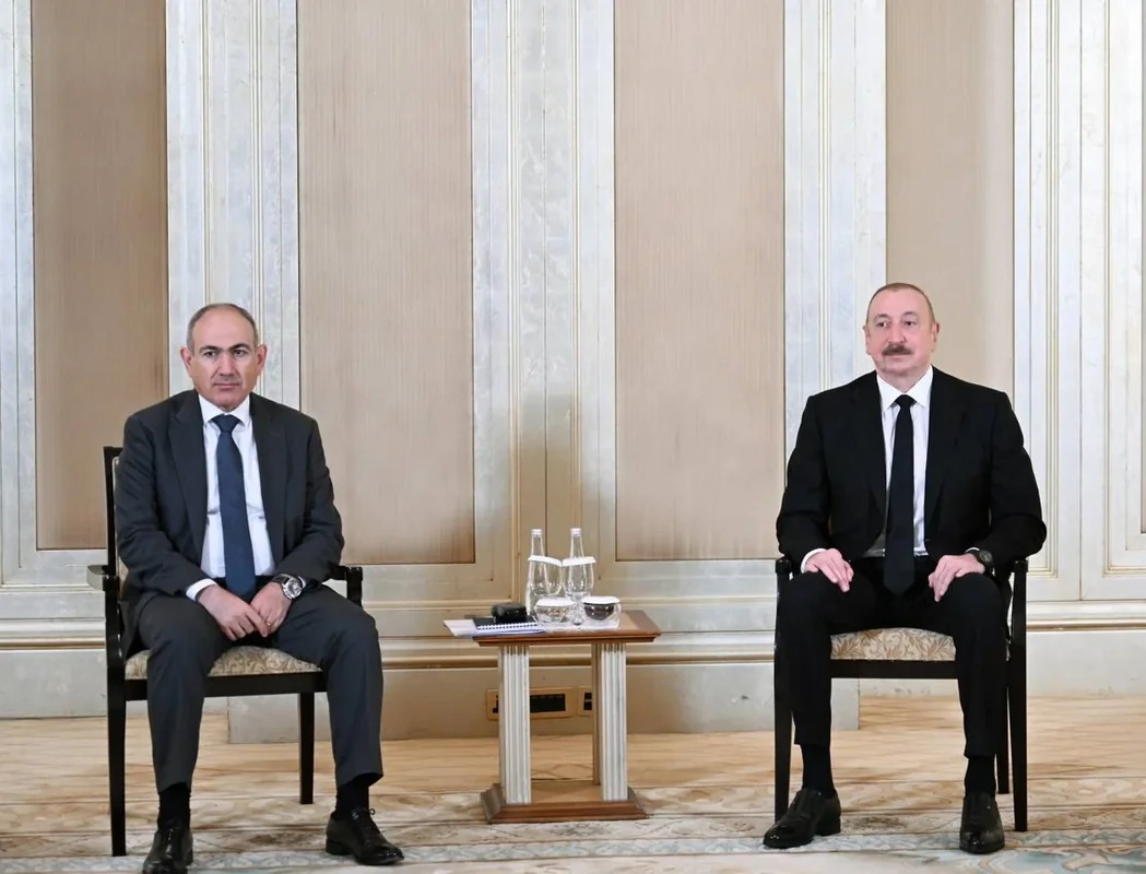 Prezident İlham Əliyev və Nikol Paşinyan arasında görüş keçirilir