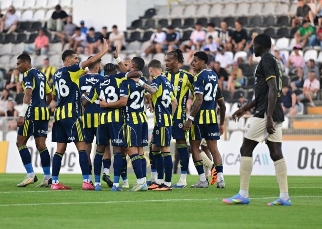 “Fenerbahçe” 3 futbolçu ilə yolları ayırır