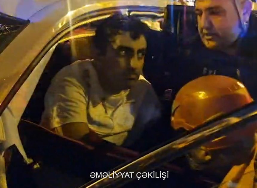Maşında sıxılan şəxsi FHN əməkdaşları xilas etdi