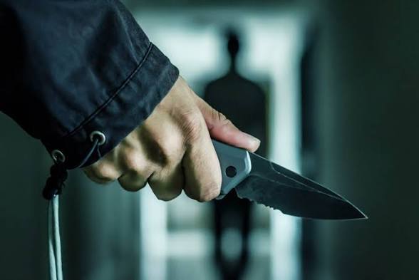 Tanışını borca görə bıçaqlayan şəxs: “Boynunu üzəcəyəm” deyirdi”