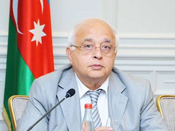 Bakıda küçələrdən birinə Xalq yazıçısı Elçinin adı verilib