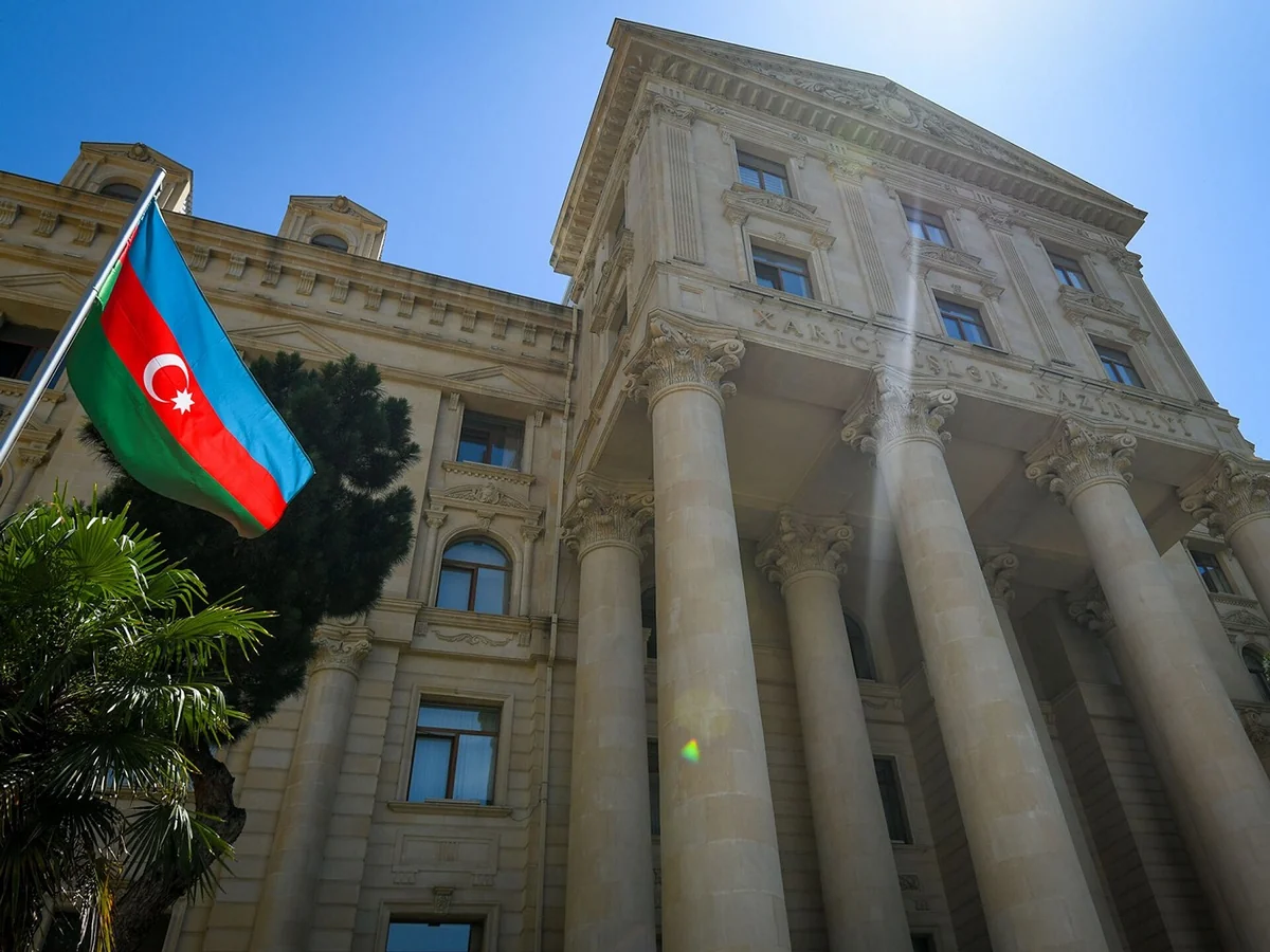 XİN Kitts və Nevis xalqını Milli Günü münasibətilə təbrik edib