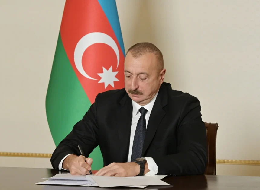 İlham Əliyev neft sənayesi işçilərini təltif edib