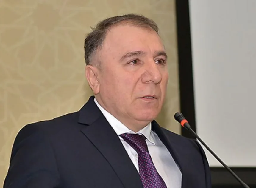 Prezident futbolçu İsgəndər Cavadovu fəxri diplomla təltif edib