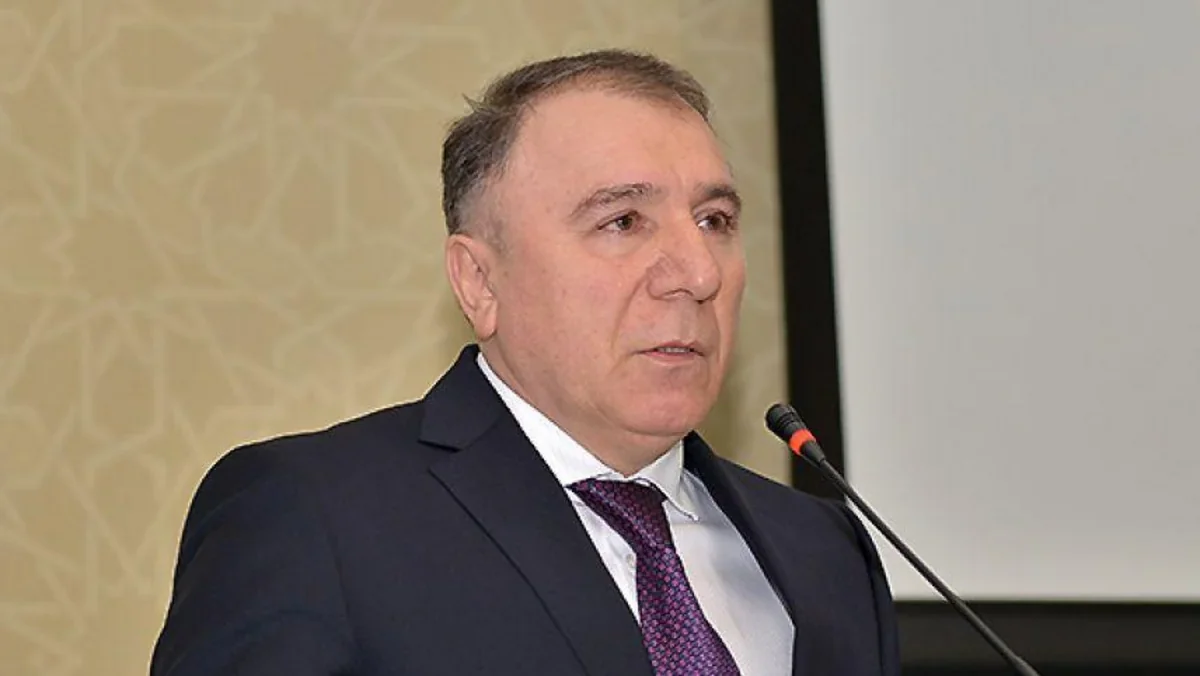 Prezident futbolçu İsgəndər Cavadovu fəxri diplomla təltif edib