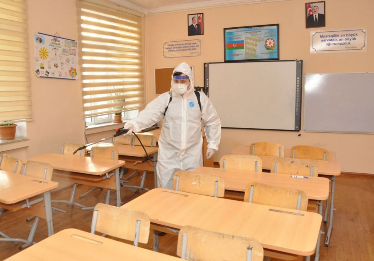 Bakıda məktəblər dezinfeksiya edilir