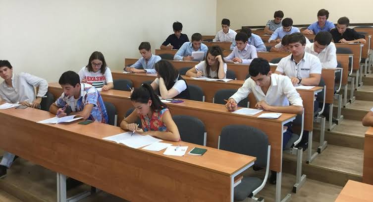 Kolleclərdə boş qalan yerlərə qəbulun nəticələri açıqlanıb