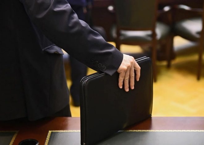 İran İsveç diplomatını “persona non qrata” elan edib