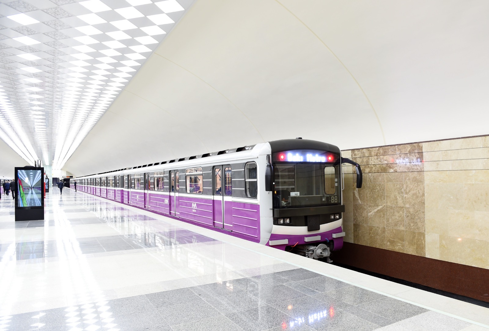 Metronun 2 stansiyasında giriş ödənişsiz olacaq