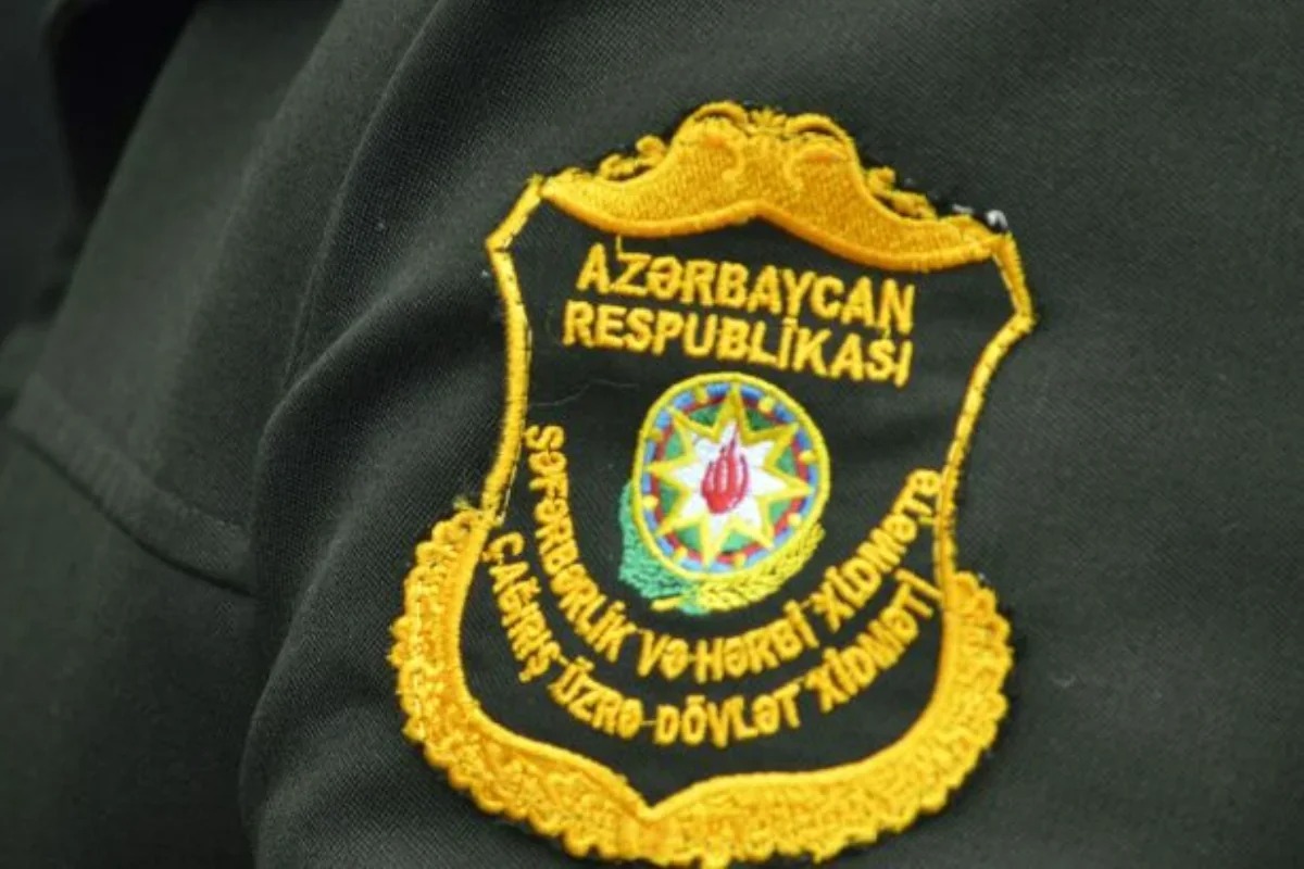 Azərbaycanda nüfuz alverində təqsirləndirilən zabit azadlığa buraxıldı