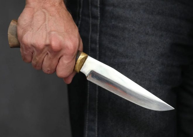 Lənkəranda 19 yaşlı oğlan anasının sevgilisini bıçaqladı