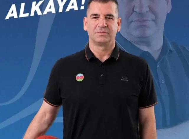 Azərbaycan millisinin baş məşqçisi ilə yollar ayrıldı