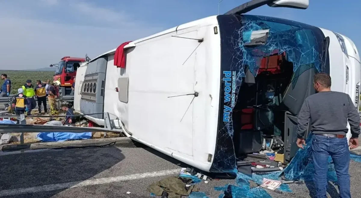 Türkiyədə dəhşətli qəza: 11 nəfər həlak oldu, 27 yaralı var