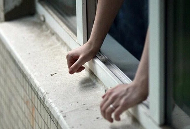 Xırdalanda 25 yaşlı oğlan binadan yıxılaraq ölüb