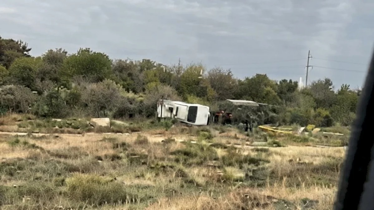 Qaradağda dəhşətli qəza: Əsgərləri daşıyan avtobus aşdı