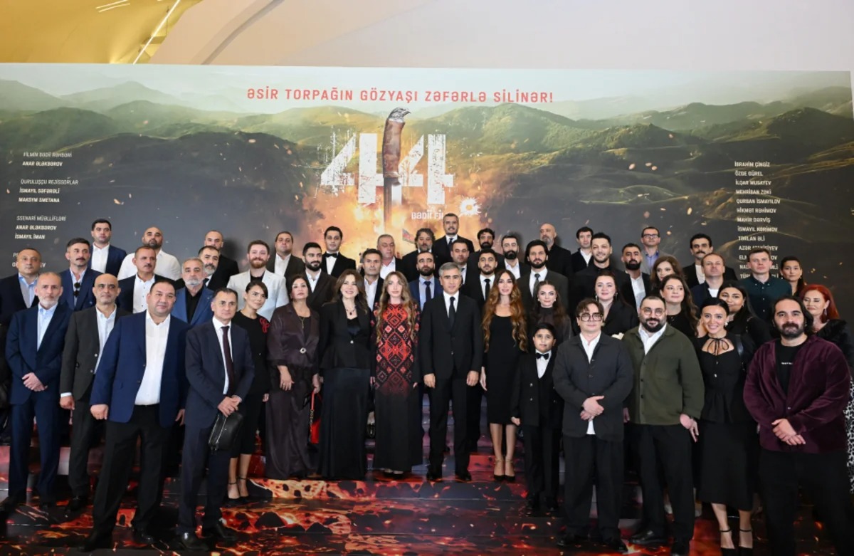 “44” bədii filminin premyerası baş tutub: Arzu Əliyeva və Alyona Əliyeva təqdimatda iştirak ediblər