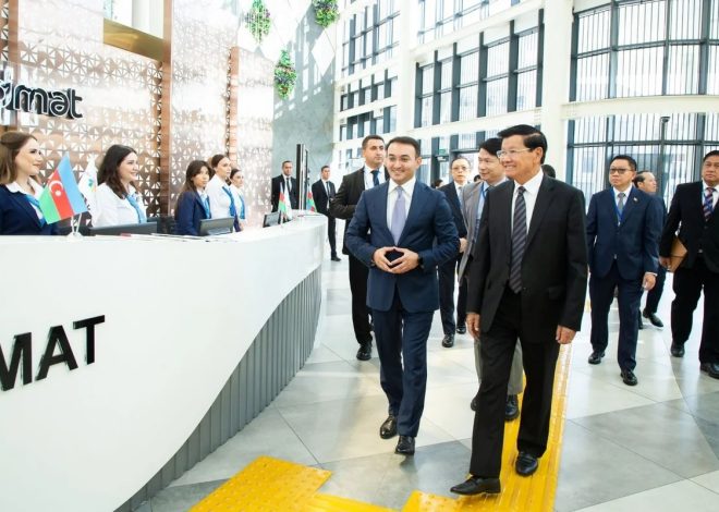 Laos prezidenti “ASAN xidmət”də olub