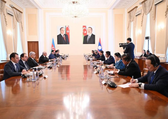 Əli Əsədov Laos prezidenti ilə görüşüb
