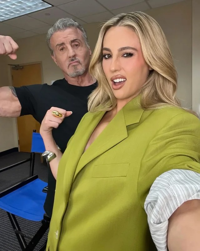 Silvestr Stallone qızının toyuna görə təqaüdə çıxa bilməməsindən şikayətləndi