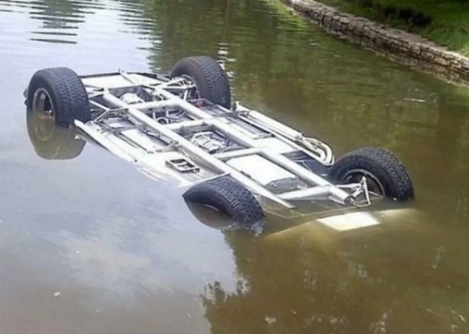 Qazaxda avtomobil su arxına düşdü