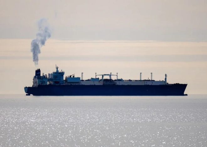 Oman sahillərində tanker mərmi ilə vurulub