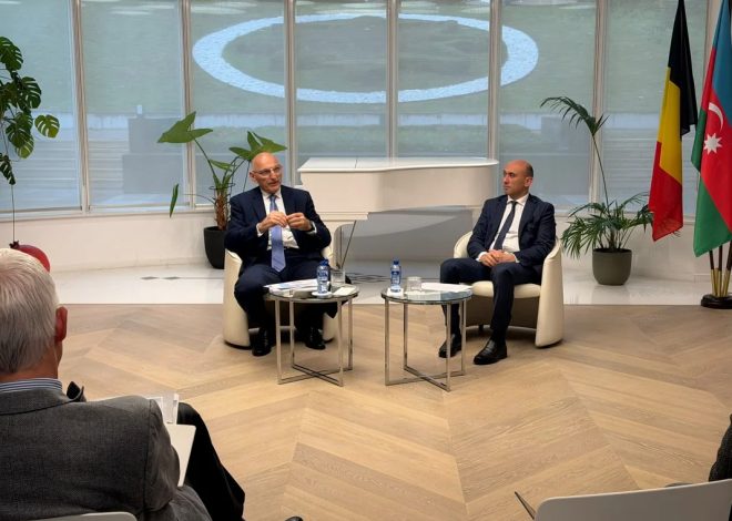 Elçin Əmirbəyov Brüsseli sülh prosesi və Aİ ilə münasibətlər barədə məlumatlandırdı