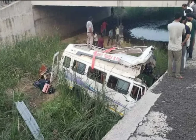 Hindistanda içində zəvvarların olduğu avtobus aşıb: Ölənlər və yaralananlar var