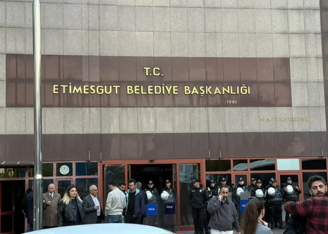 Türkiyədə istintaq: İki məmur həbs edildi